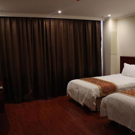 GreenTree Inn Dalian Airport New District Xinzhaizi Express Hotel Buitenkant foto